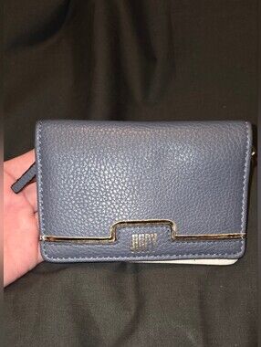 Juicy Couture Blue Pebbled Wallet/Keychain/Bifold Wallet 5.25x3.5"